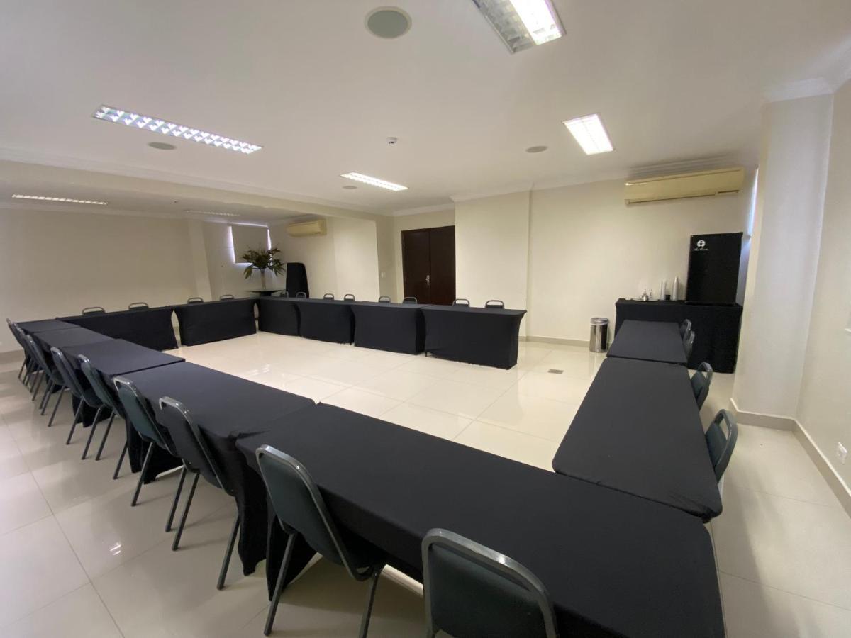 Arua Hotel, Restaurante E Convencoes 普鲁登特总统城 外观 照片