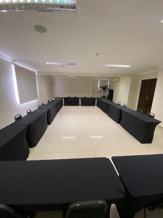 Arua Hotel, Restaurante E Convencoes 普鲁登特总统城 外观 照片