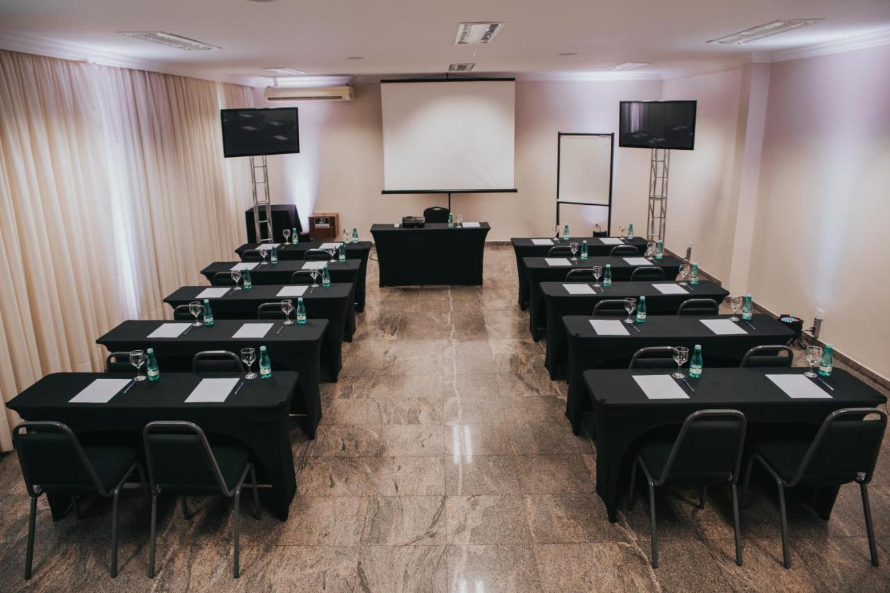 Arua Hotel, Restaurante E Convencoes 普鲁登特总统城 外观 照片