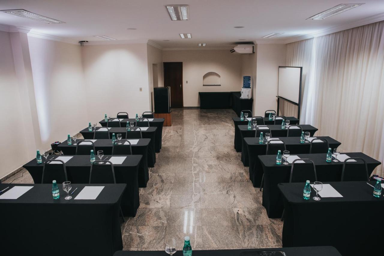Arua Hotel, Restaurante E Convencoes 普鲁登特总统城 外观 照片